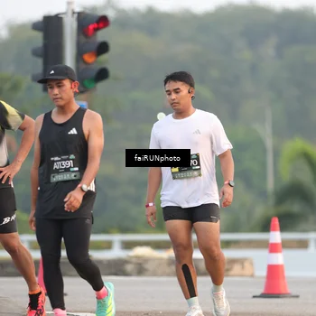 Runner Photo 6447021