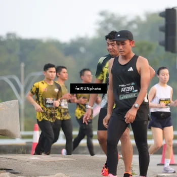 Runner Photo 6447060