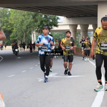 Runner Photo 6447153