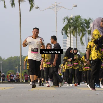 Runner Photo 6447275