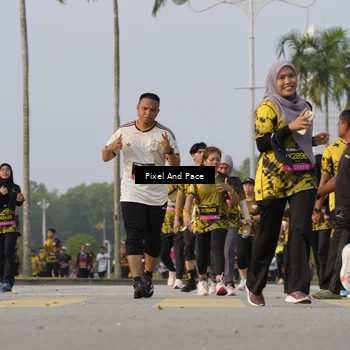 Runner Photo 6447289