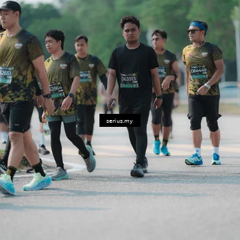 Runner Photo 6447335