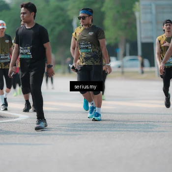 Runner Photo 6447353