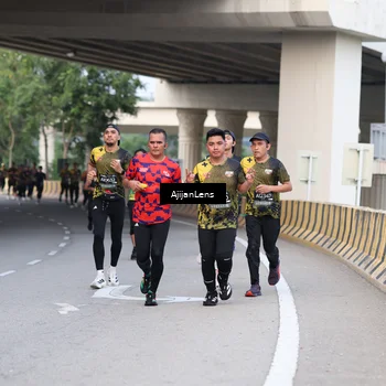 Runner Photo 6447423