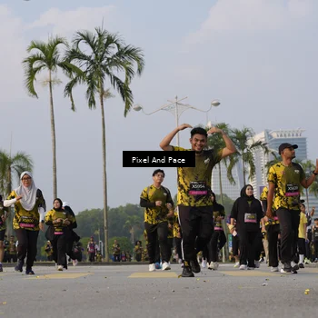 Runner Photo 6447545