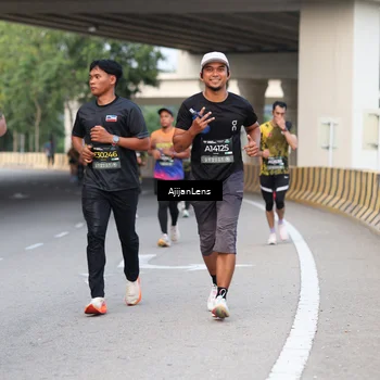 Runner Photo 6447818