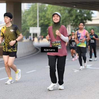 Runner Photo 6448043