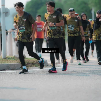 Runner Photo 6448051