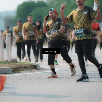 Runner Photo 6448159