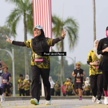 Runner Photo 6448283