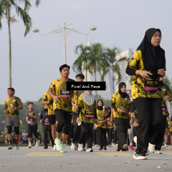 Runner Photo 6448331