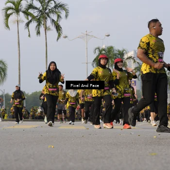 Runner Photo 6448341