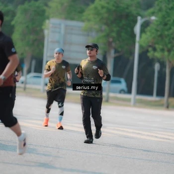 Runner Photo 6448390
