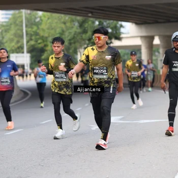 Runner Photo 6448393