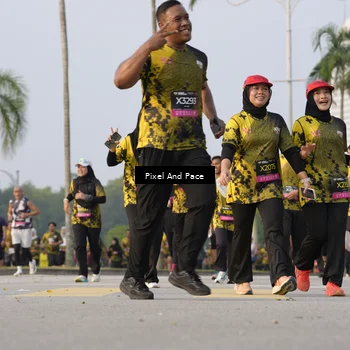 Runner Photo 6448395