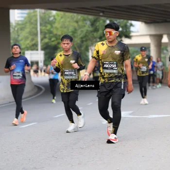 Runner Photo 6448400