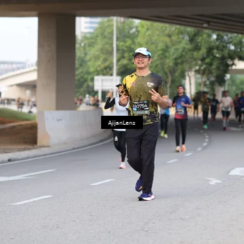Runner Photo 6448424