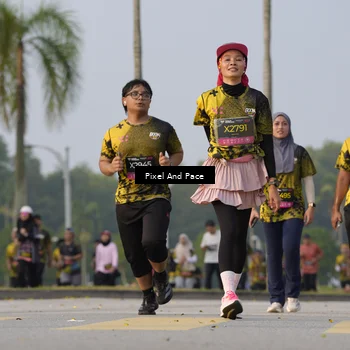 Runner Photo 6449125
