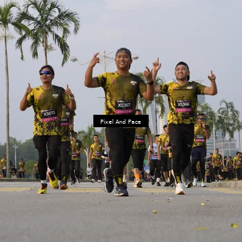 Runner Photo 6449340