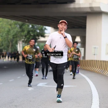 Runner Photo 6449425
