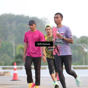 Runner Photo 6449735