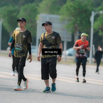 Runner Photo 6450003
