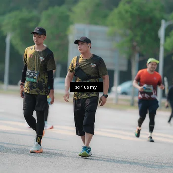 Runner Photo 6450024