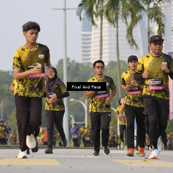 Runner Photo 6450244
