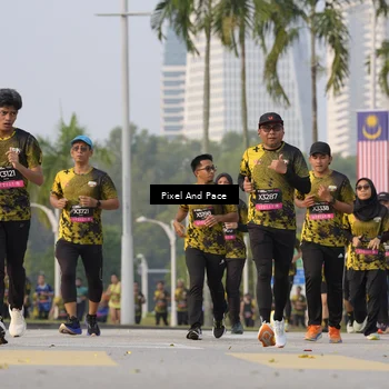 Runner Photo 6450257
