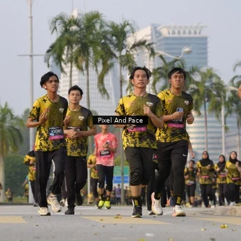 Runner Photo 6450310