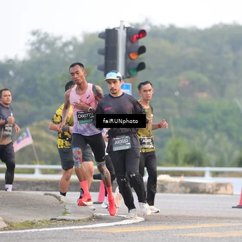 Runner Photo 6450343