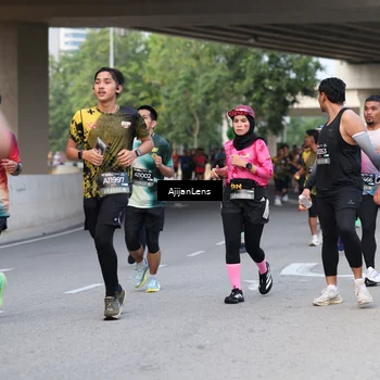 Runner Photo 6450400