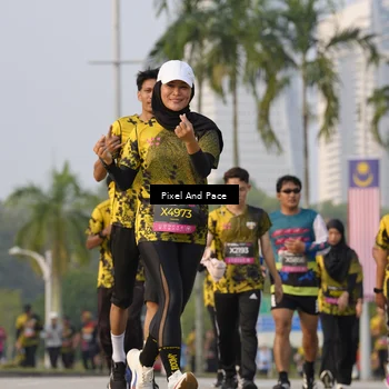 Runner Photo 6450403