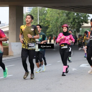 Runner Photo 6450417