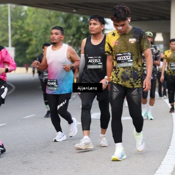Runner Photo 6450472
