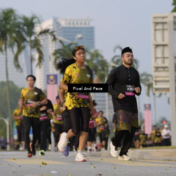 Runner Photo 6450475