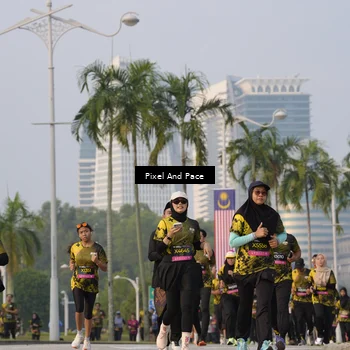 Runner Photo 6450542