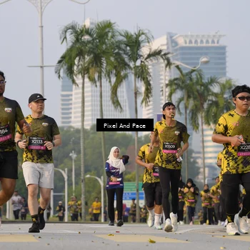 Runner Photo 6450615