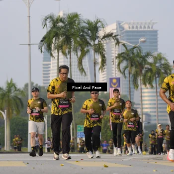 Runner Photo 6450636