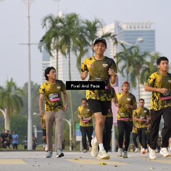 Runner Photo 6450678