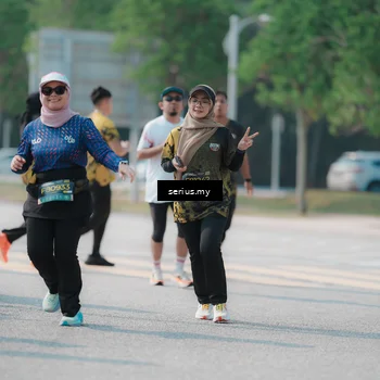 Runner Photo 6451001