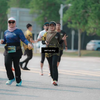 Runner Photo 6451007