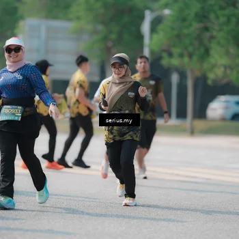 Runner Photo 6451010