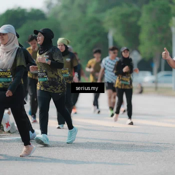 Runner Photo 6451050