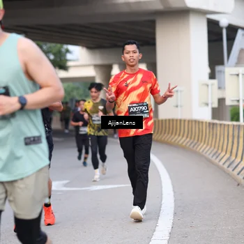 Runner Photo 6451073
