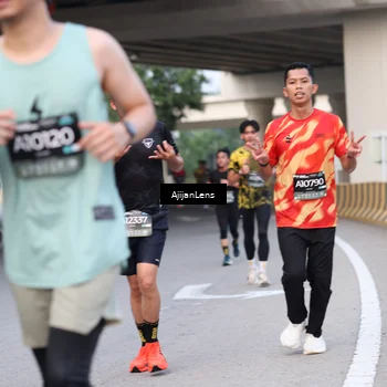 Runner Photo 6451074