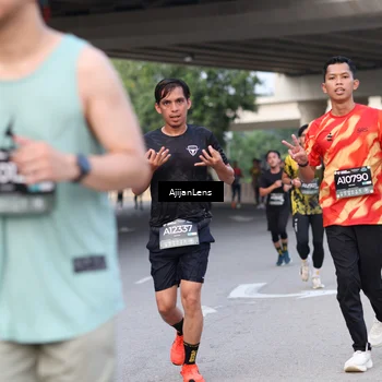 Runner Photo 6451101