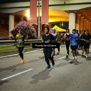 Runner Photo 6451104