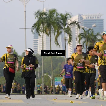 Runner Photo 6451111