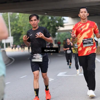 Runner Photo 6451115